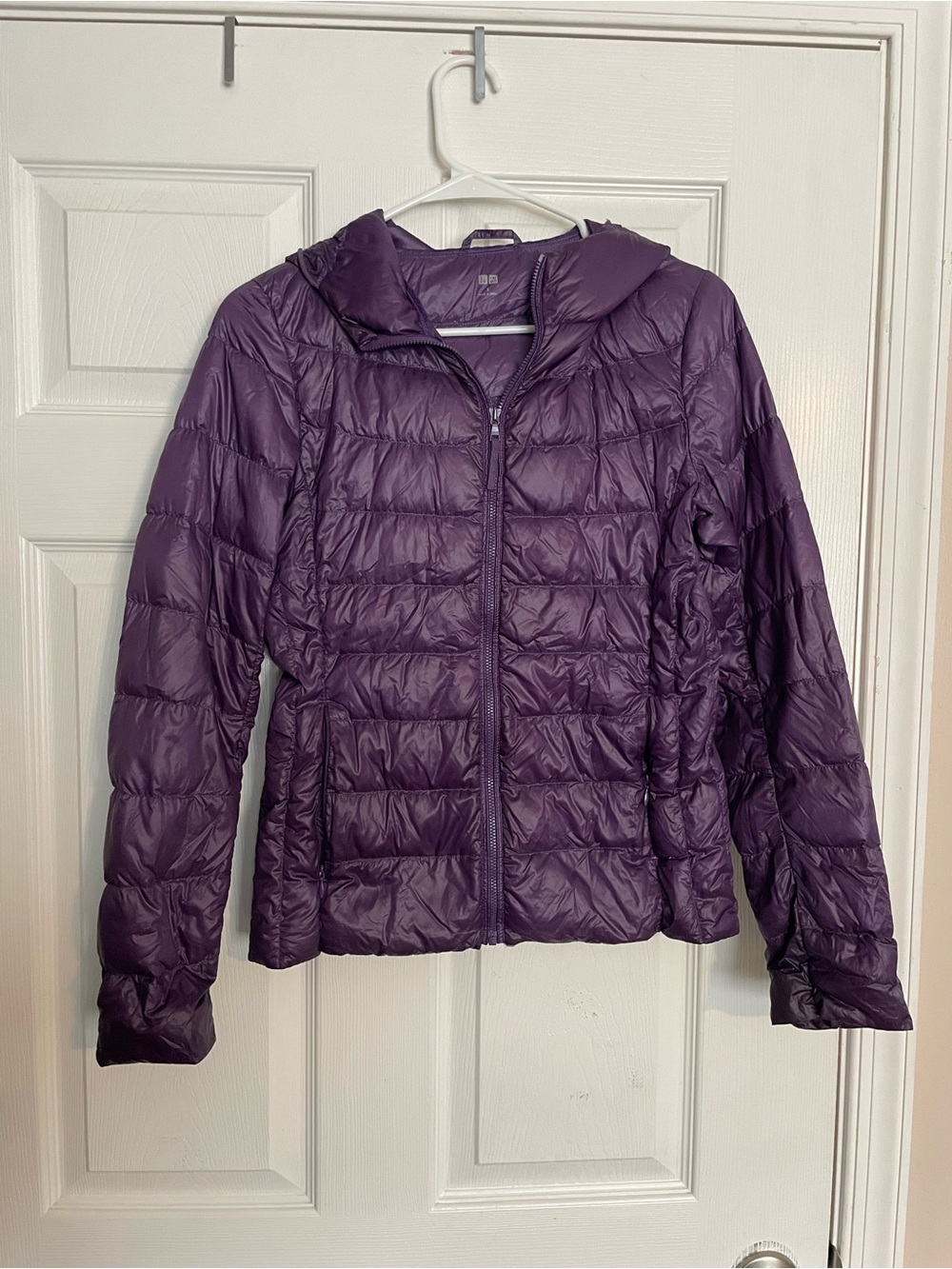 Uniqlo Women's size Small Lightweight Quilted Hooded Down Filled Jacket - Purple